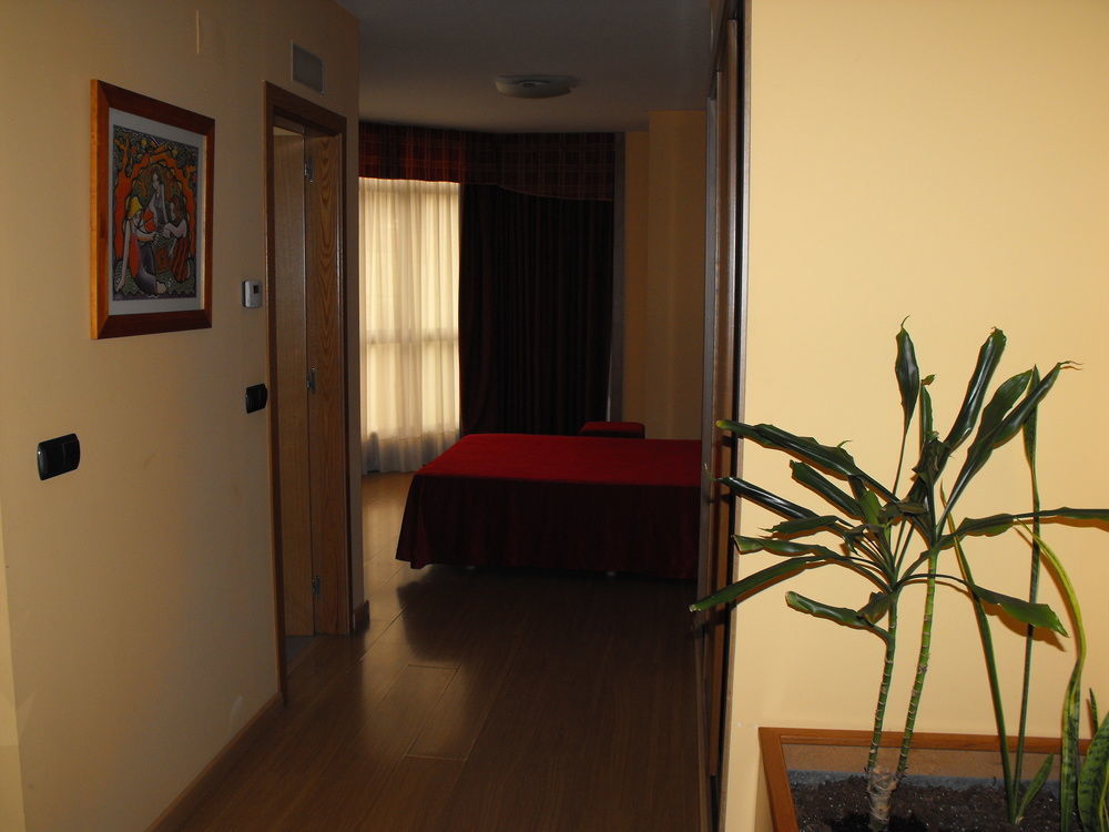 Hotel Restaurante Pontinas Lalin Ngoại thất bức ảnh