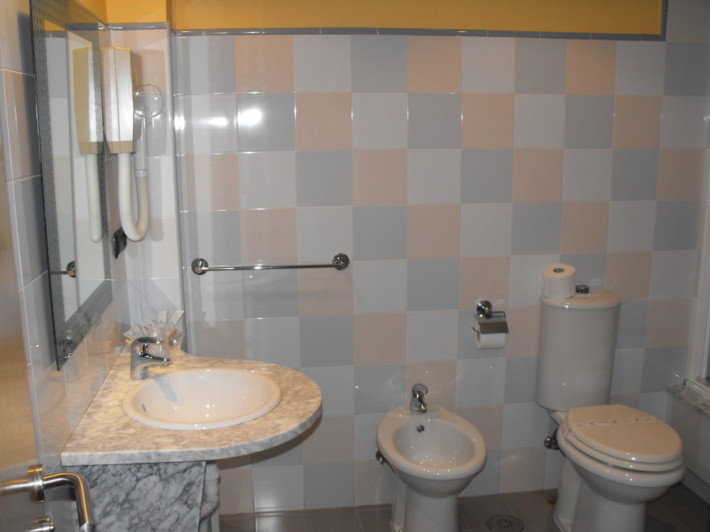 Hotel Restaurante Pontinas Lalin Ngoại thất bức ảnh